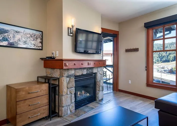 Top Floor Village Ski-In/Ski-Out Condo